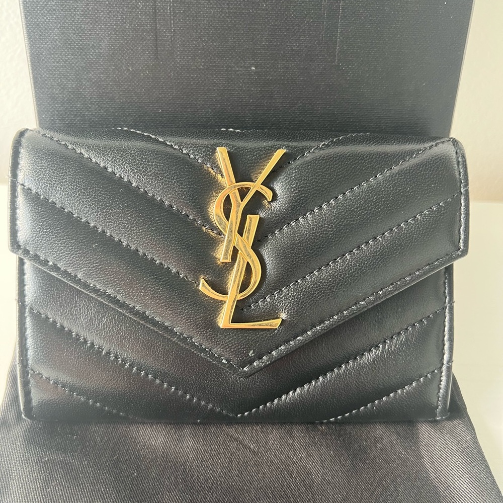 100% Authentic YSL CASSANDRE MATELASSÉ SMALLENVELOPE WALLET IN GRAIN DE POUDRE